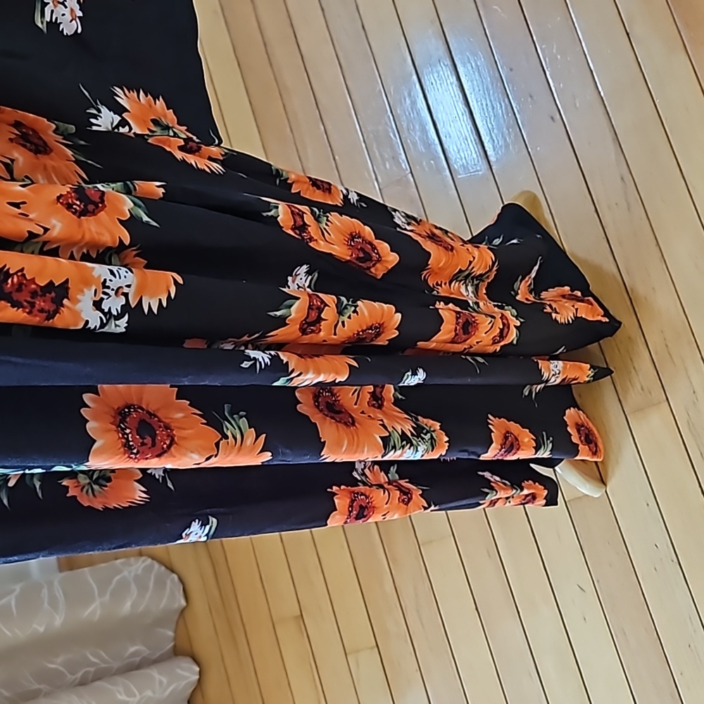 ๐ต FLORAL DRESS - Picture 4 of 8